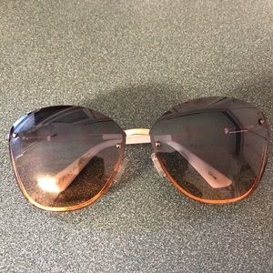 Woman’s sunglasses